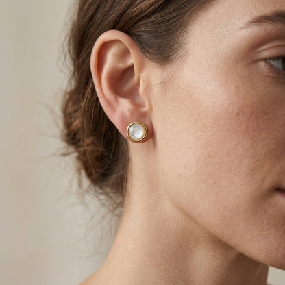 Classic Pearl Circle Studs – Mother of Pearl